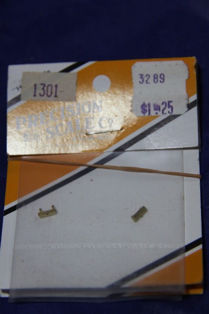 Y3289.-Precision Scale Arm rests, cab (pl. 31729)