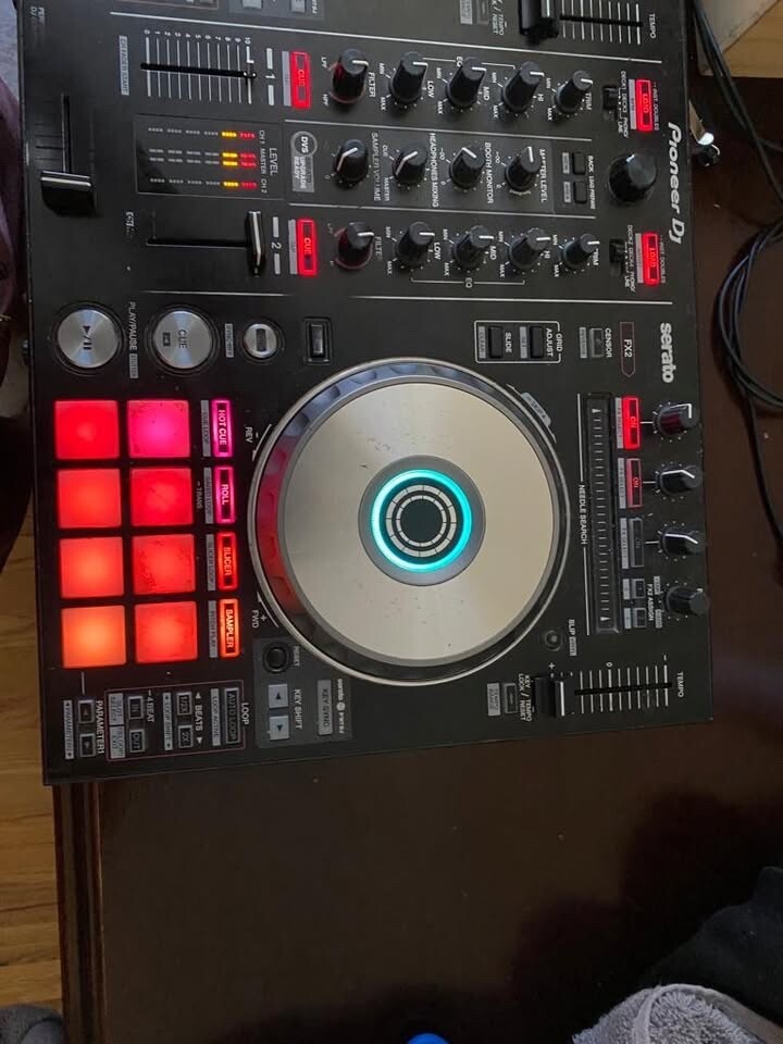 Pioneer DDJ-SR Digital DJ Controller