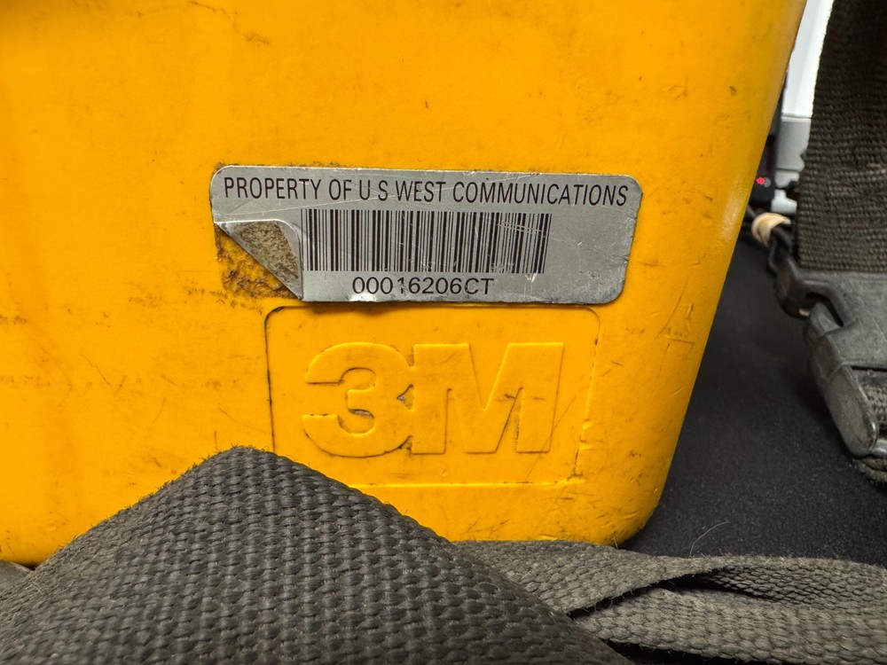 3M Dynatel 965 Subscriber Loop Analyzer Powers On