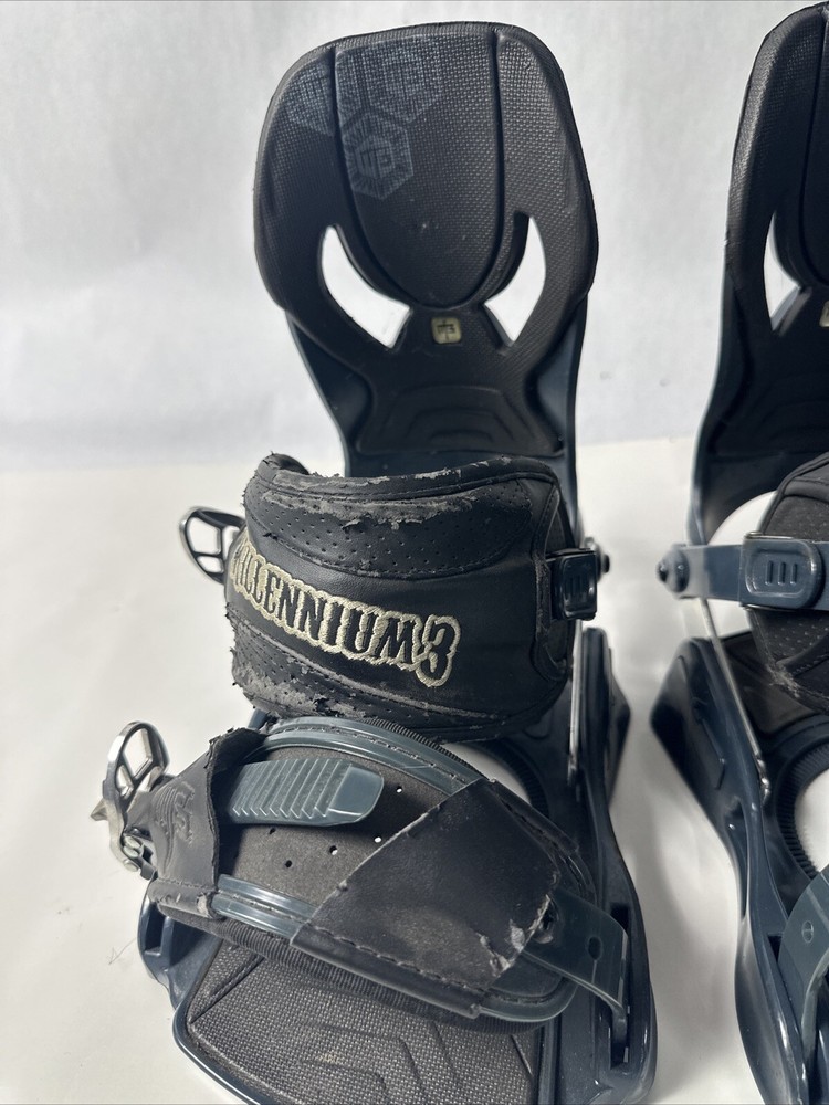 millenium 3 VORTEX snowboarding Women’s MEDIUM bindings