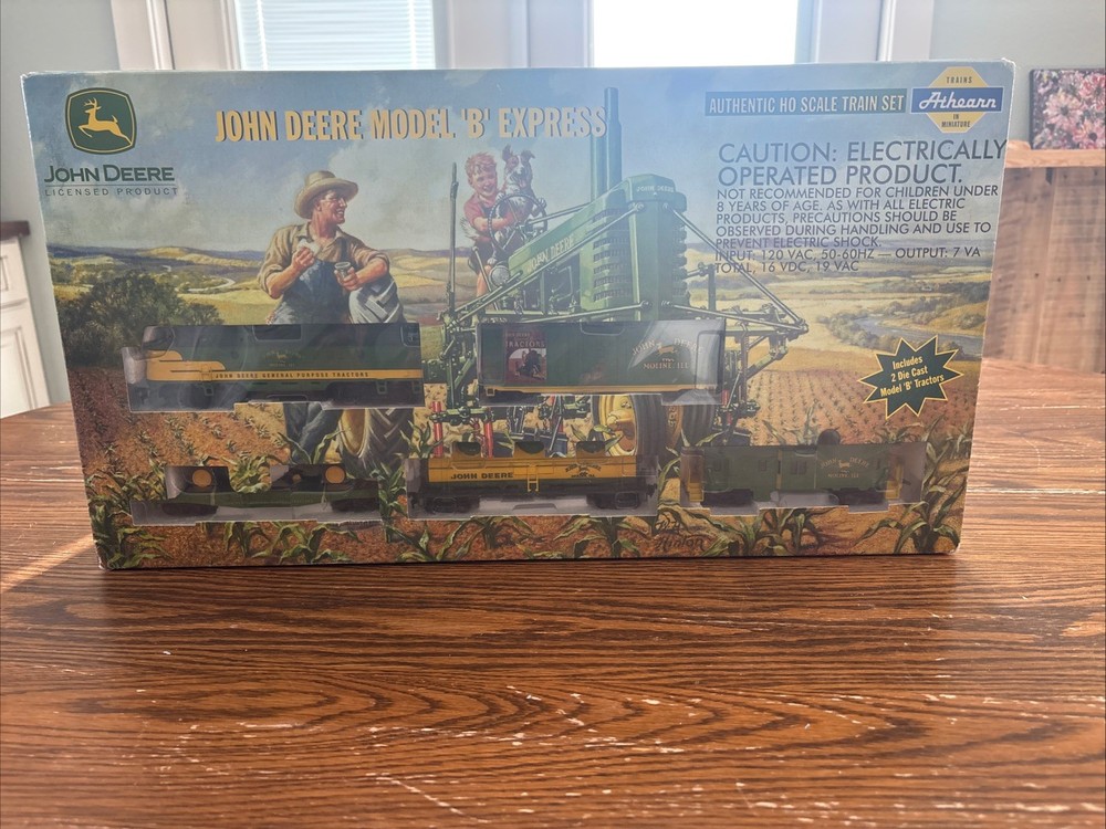 Athern John Deere Model "B" Express HO scale train set