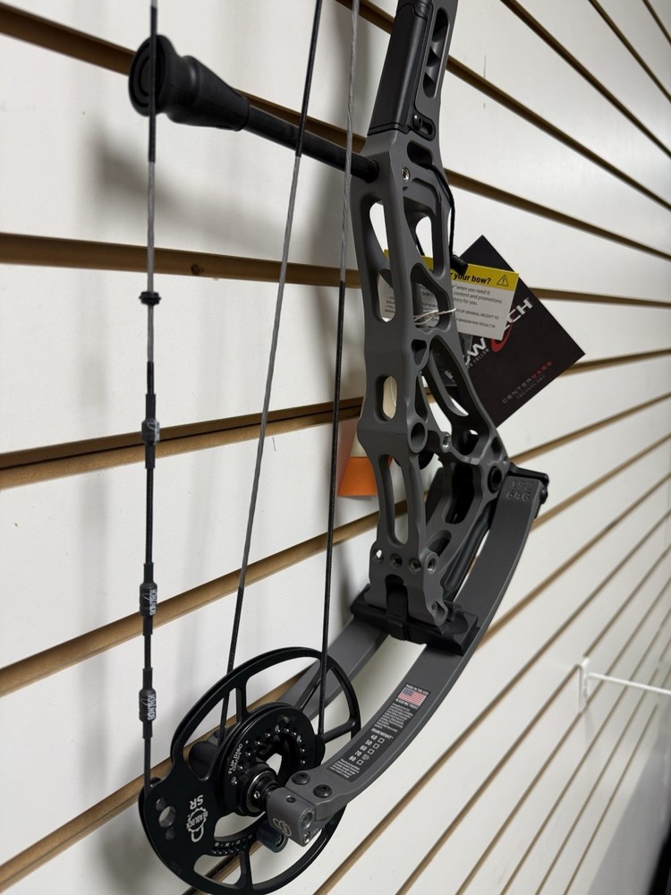 NEW Bowtech Core SR in Smoke Grey Right Hand 70# 25-30" Compound Bow
