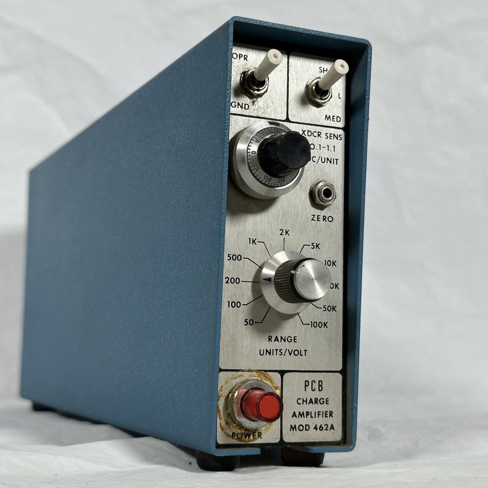 PCB Piezotronics Shear 462A Accelerometer Charge Amplifier