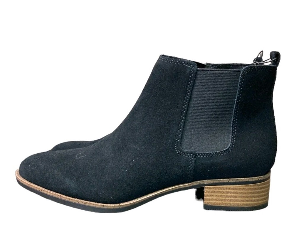 White Mountain Ladies Ankle Boot Size 6.5 Black