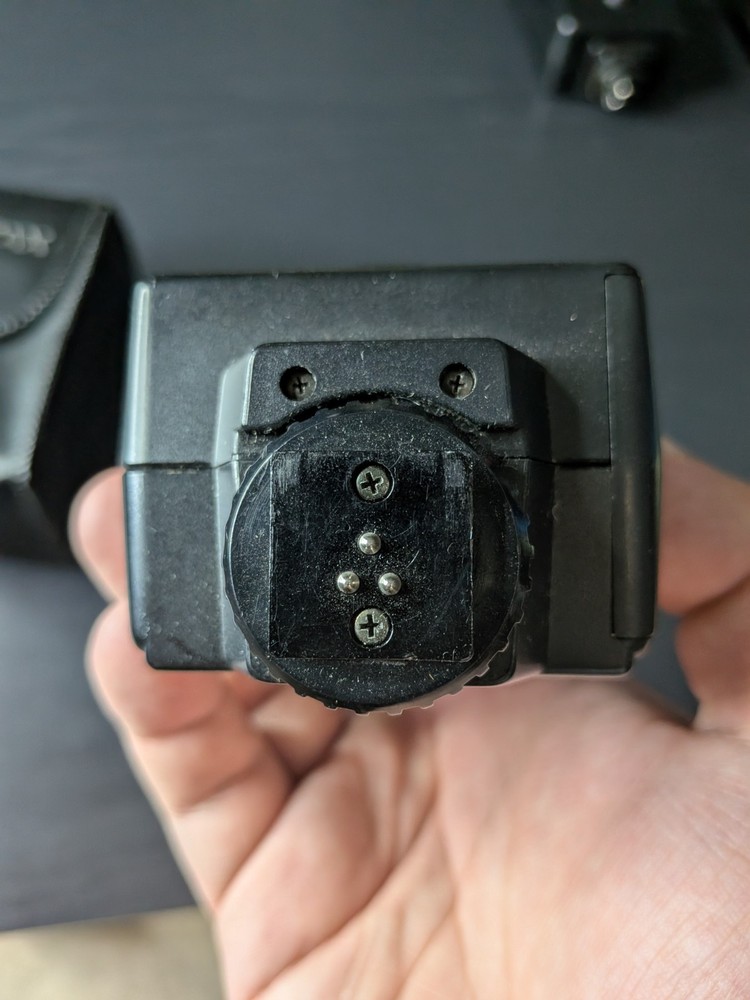 Pentax AF200T Shoes-Mount Flash Light Speedlight UNTESTED