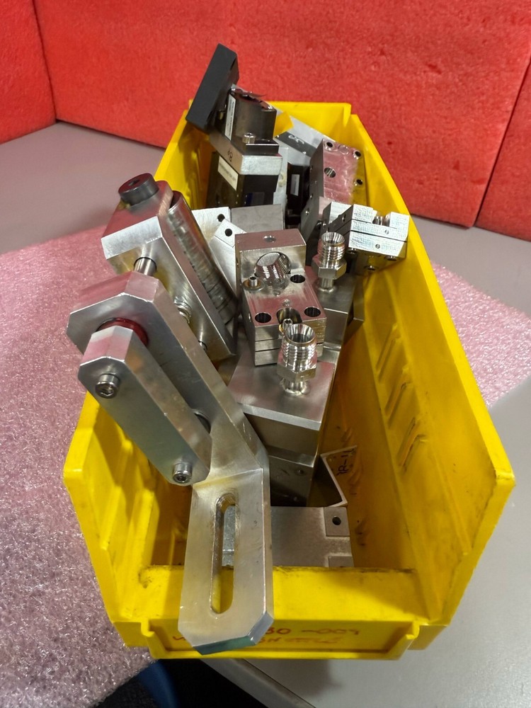 ASSORTED LOT NIKON INTERFEROMETER FLUORESCENCE FILTER CUBE NSR ASSEMBLY