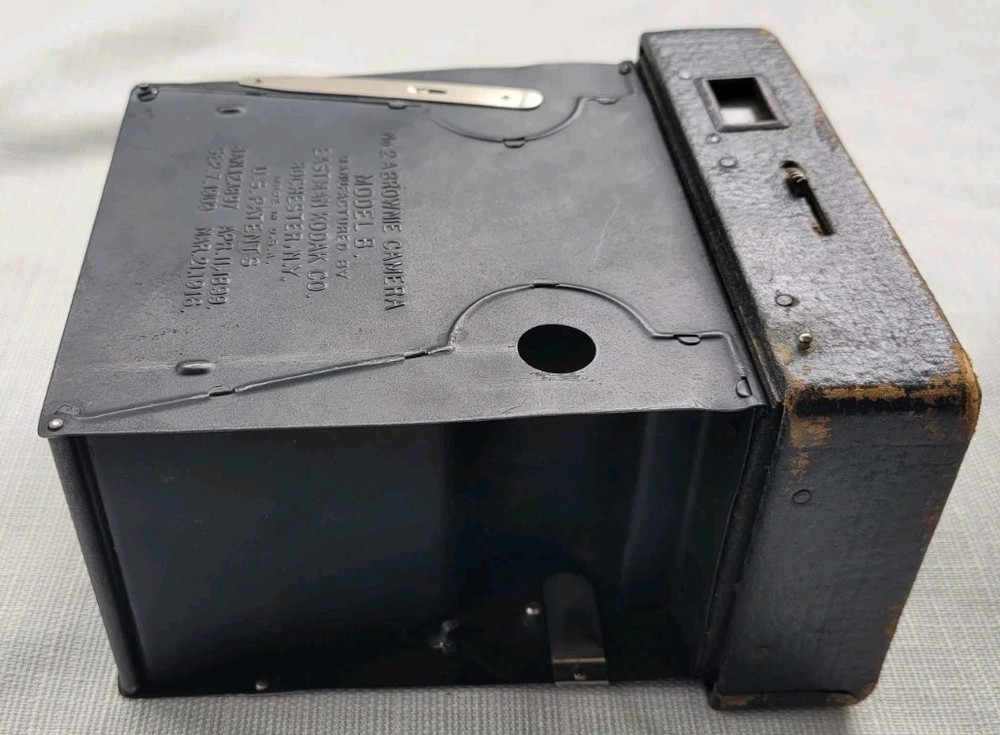 Antique Kodak #2A Brownie Model B Box Camera