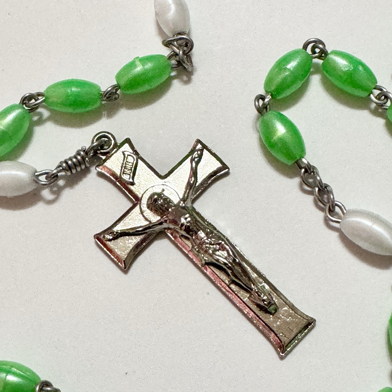 Vintage 1980’s Rosary Green Crucifix EXCELLENT