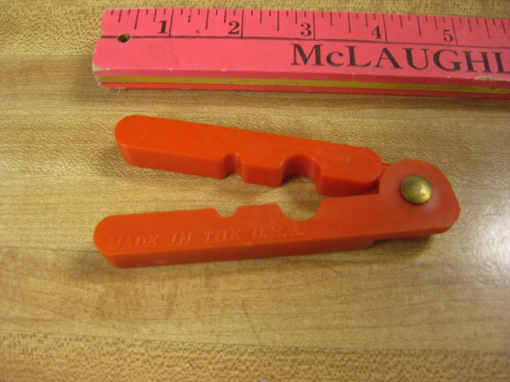 Plastic Tail Stripper