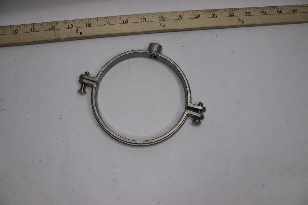 Nvent Caddy Split Ring Hanger Electro-Galvanized Cast Iron 4"