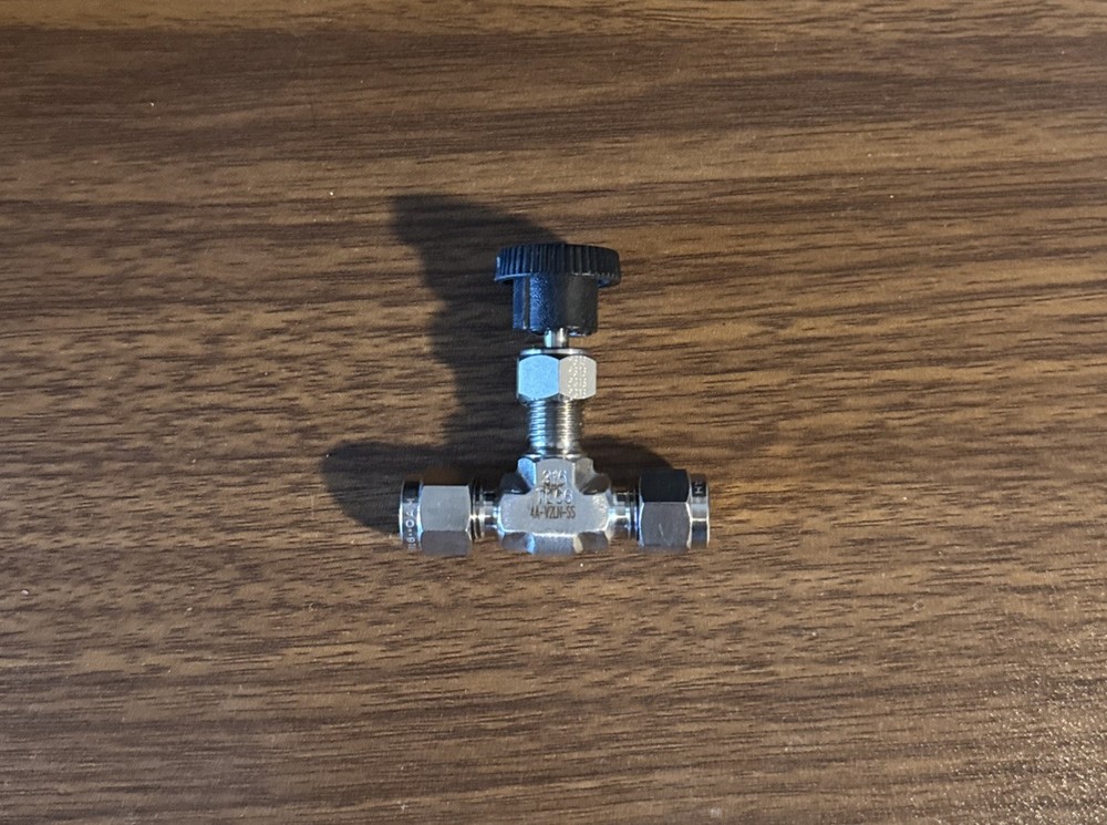 Parker Needle Valves - 4A-V2LN-SS