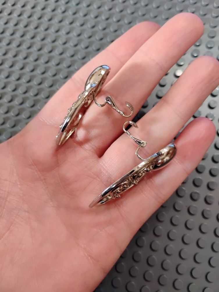 Unique clip one earrings