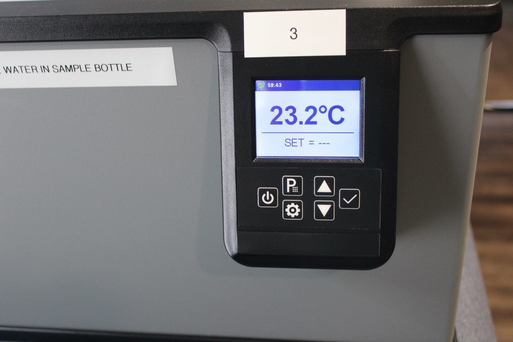 VWR WB28 WBE28 Water Bath with Keyboard Digital Temperature Process Controller