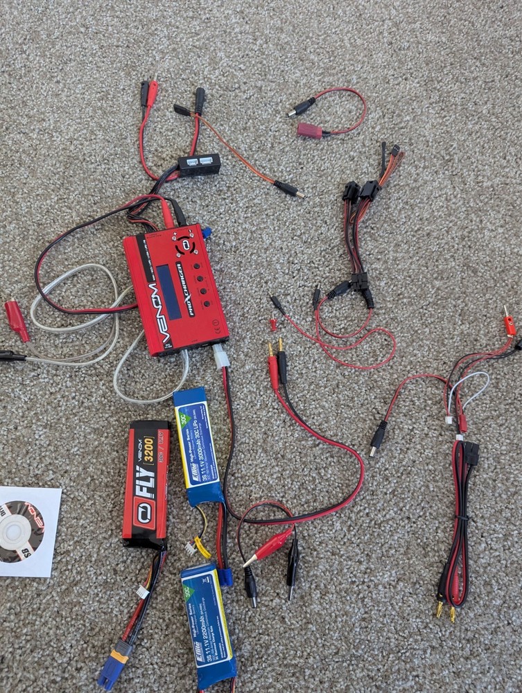 Venom Pro Charger LI-ION, POLY,NIMH + batteries