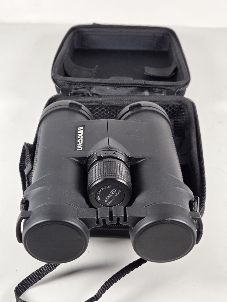 Wingspan Optics Waterproof 8×42 ED Phase Coating With a Case