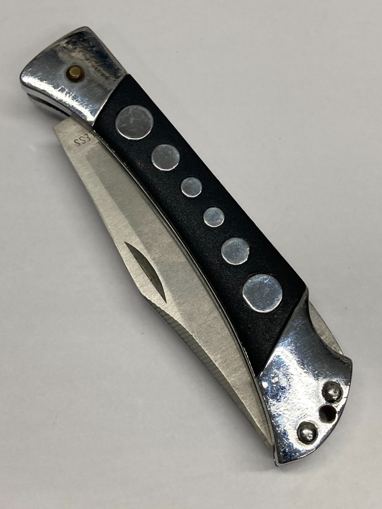 Sleek Black Folding Lockback Knife w/Plain Blade PK9516BK