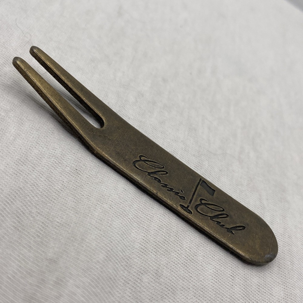 Classic Club Palm Desert Divot Tool