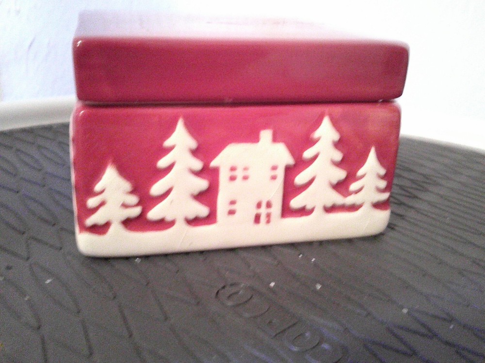 Christmas Themed Ceramic Keepsake/Trinket Box