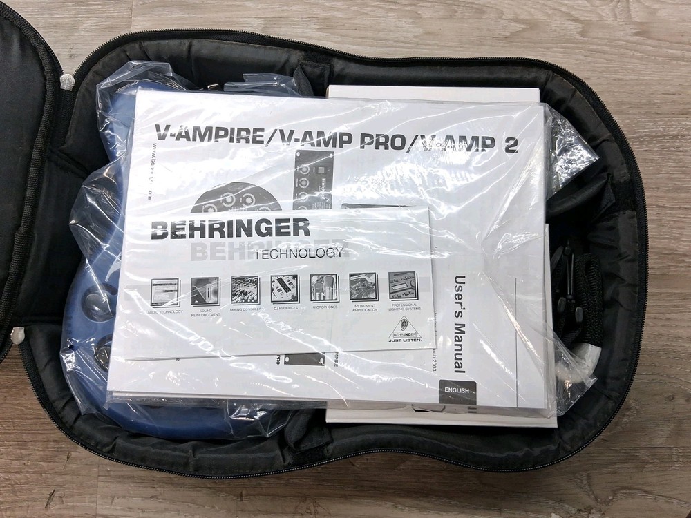 Behringer V-AMP 2 Virtual Guitar Amplifier Effects Processor w/ Footswitch & Bag