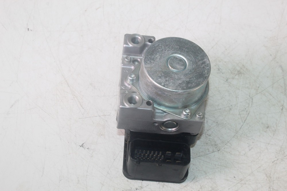 2014 Triumph Street Triple Abs Abs Pump Unit Module T2021486