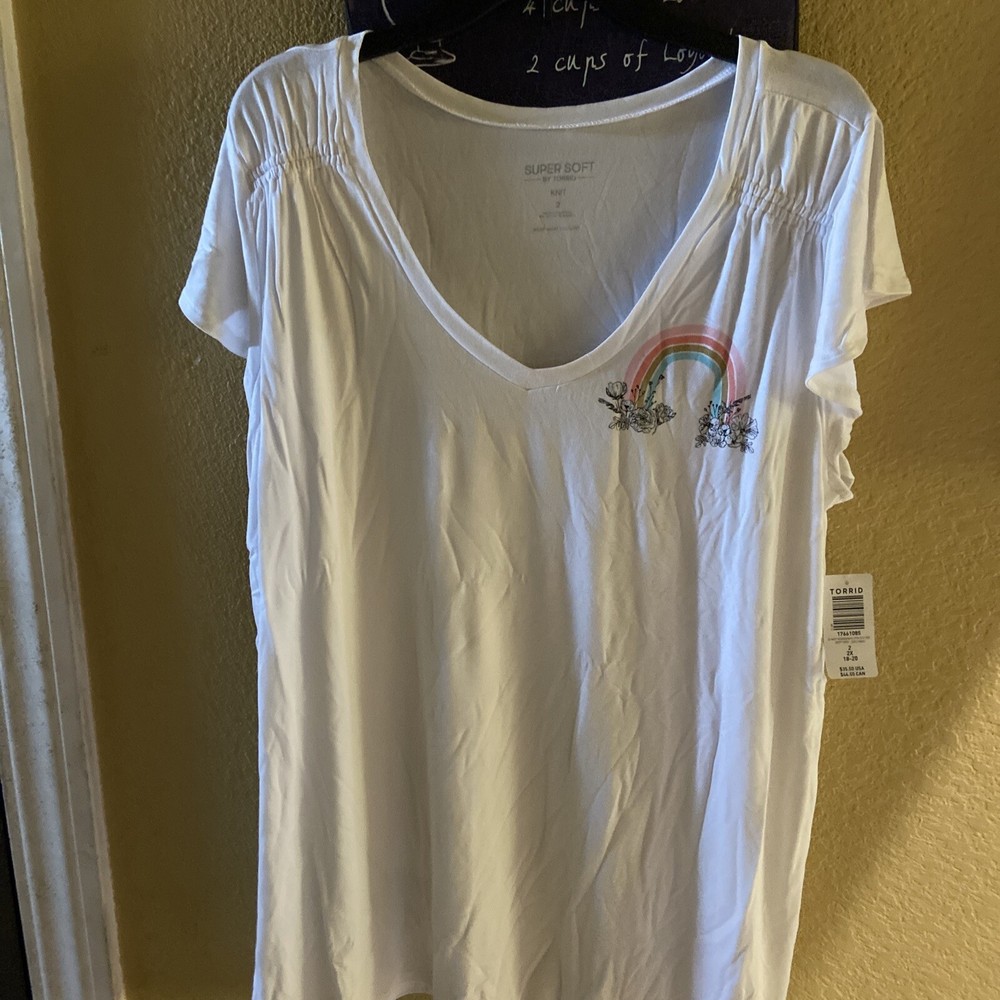 Torrid Super Soft Tee Rainbow Graphic Classic Flutter Sleeve Size 2 Fits 18-20