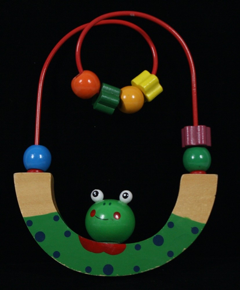 FIRST HANDHELD FROG EDUCATIONAL WOODEN SHAPED BEADS & WIRE PLAY ACTIVITY MAZE