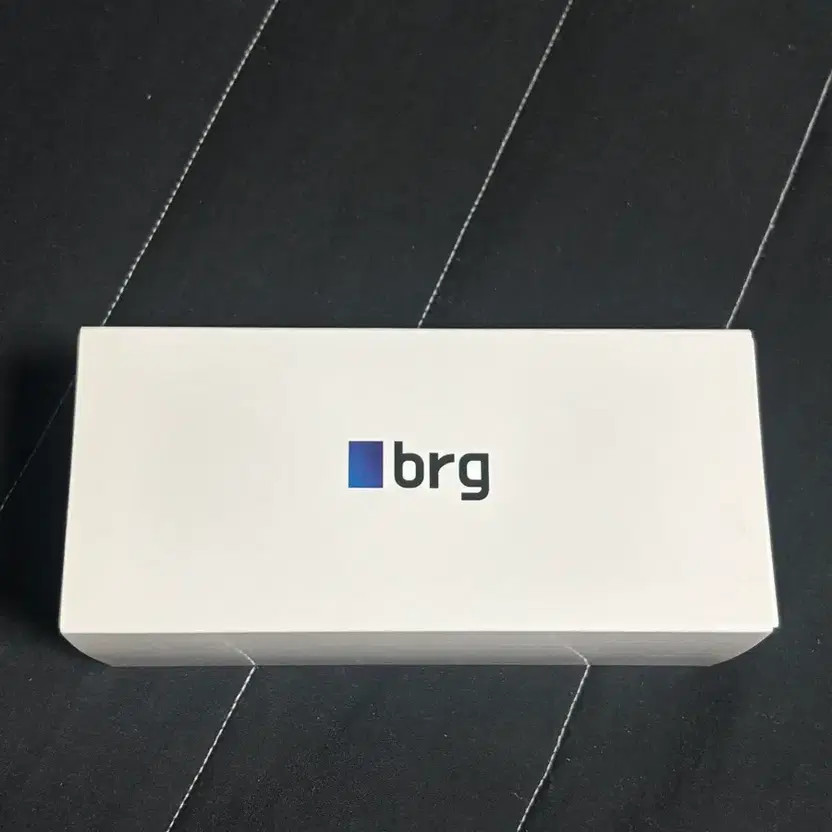BRG Tier Card Holder, Silver, Excellent Condition