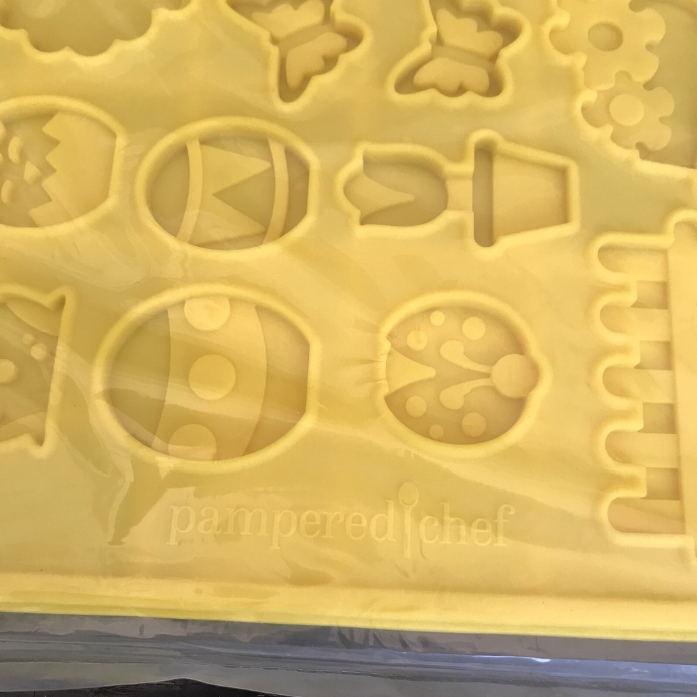 Pampered Chef Spring Easter Silicone Cookie Baking Candy Mold Bunny Basket Egg
