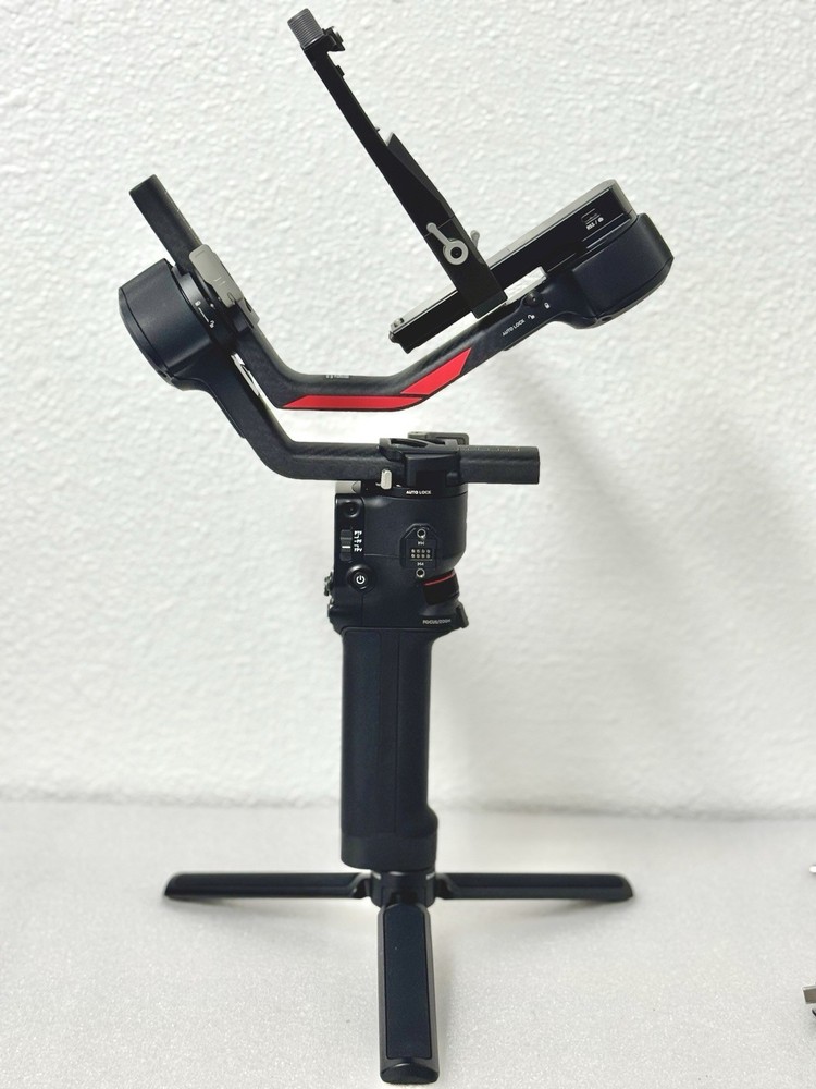 DJI RS 4 Pro Combo Gimbal Stabilizer – Complete Kit / Excellent Condition