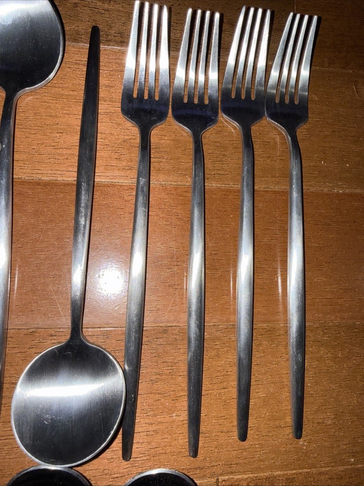 20 Pc Modern Minimalist Flatware 5-Piece Place Setting Fork Knife Spoon