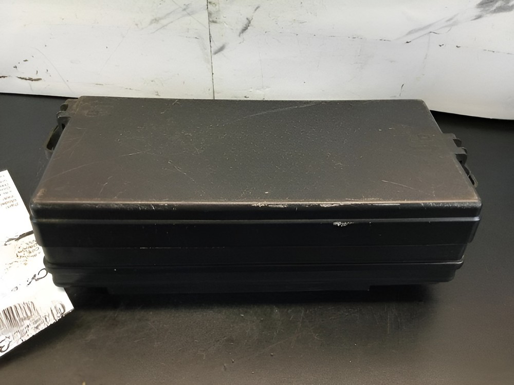 2007-2008 Ford Mustang Engine Fuse Box Assembly OEM