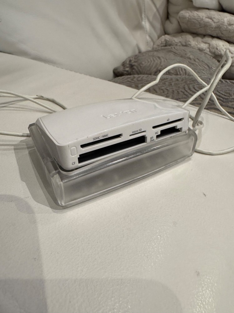 LEXAR MULTICARD 24-IN-1 USB CARD READER