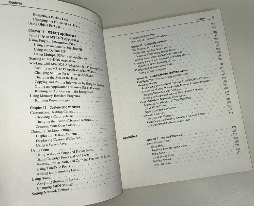 Microsoft Windows 3.11 User's Guide Book ONLY (Vintage, 1993)