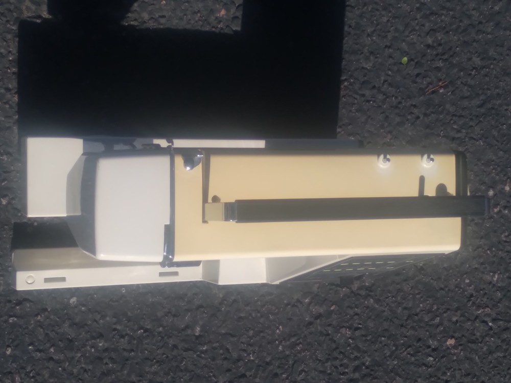 Montgomery Ward Sewing Machine UHT J2000