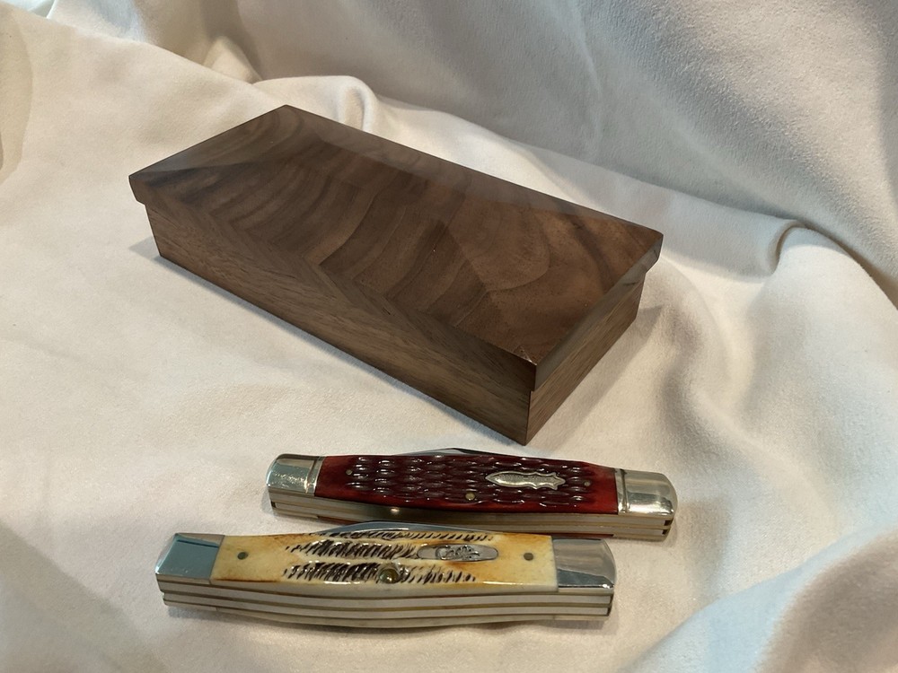 Case knife Black Walnut Display Box