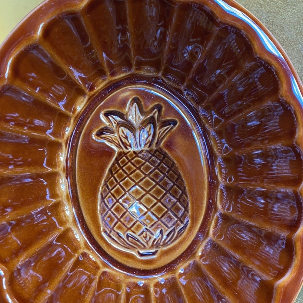 Williams & Sonoma Brown Glazed Pineapple Mold Wall Decor FLAWLESS