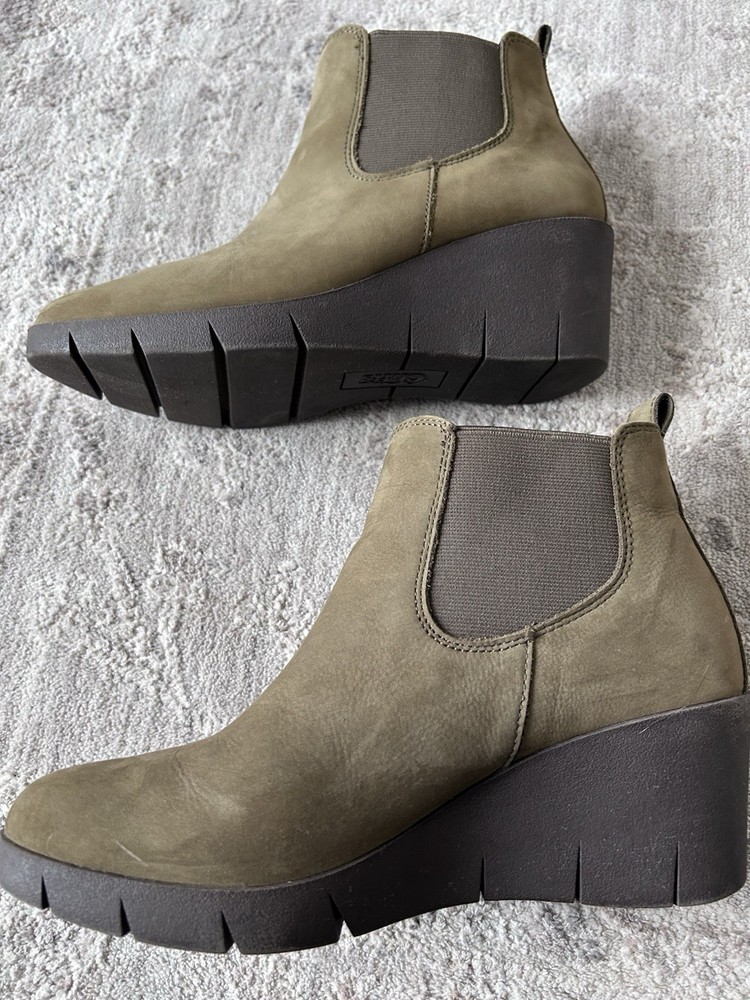 Cliffs by White Mountain Women's Olive Wedge Heal Pull On Ankle Boot Sz 9 Chic