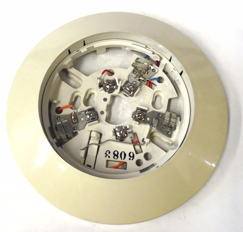 JOHNSON CONTROLS B402B AUTOMATIC FIRE DETECTOR BASE