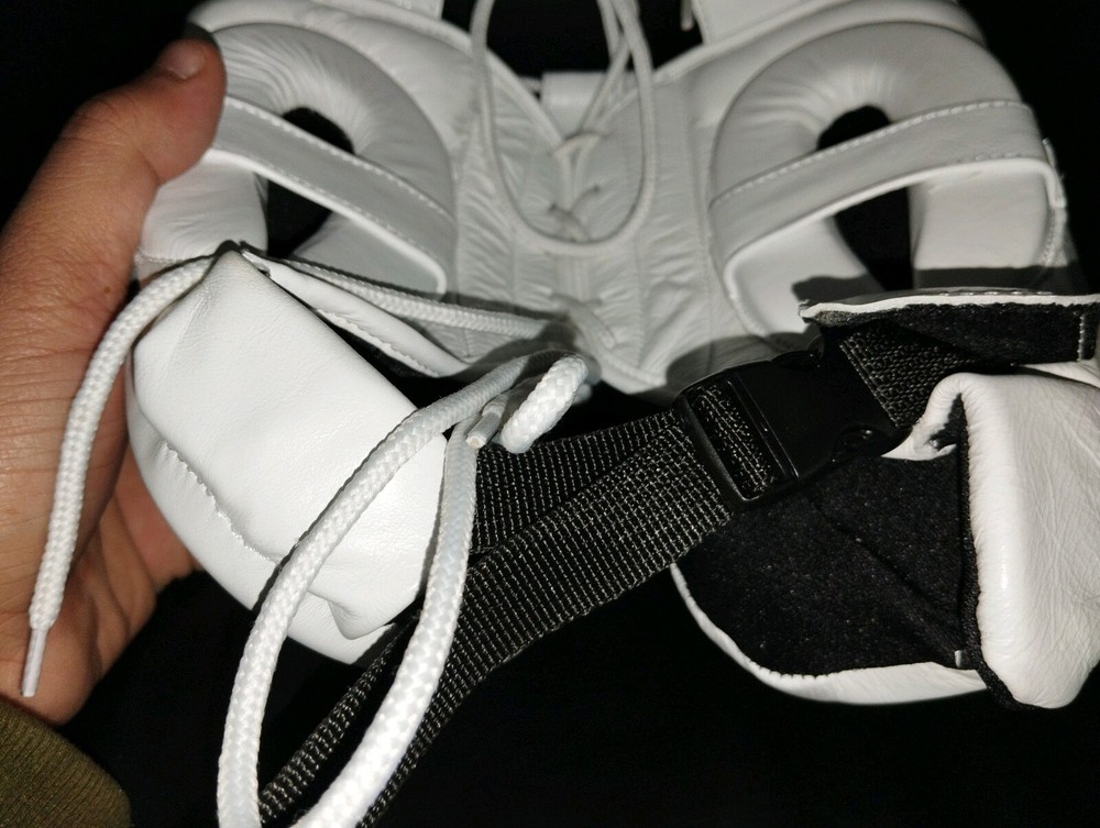 Winning FG-2900 Boxing Head Gear - White
