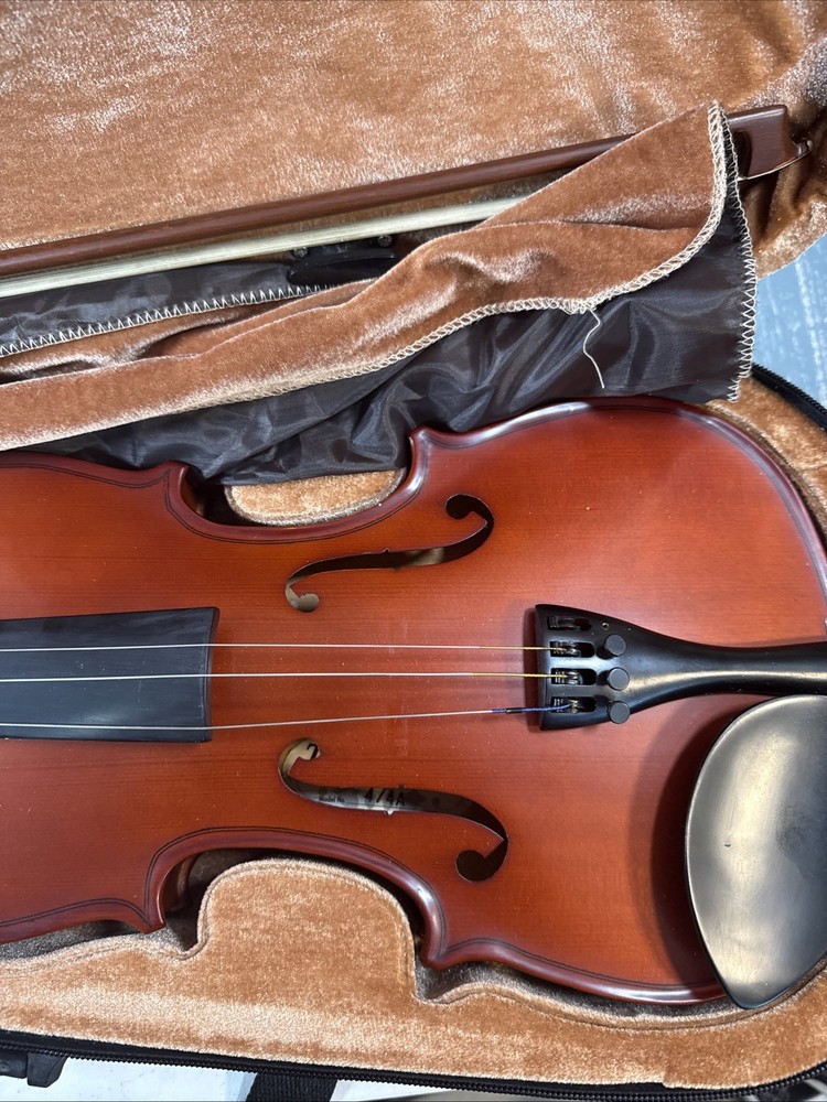 Toyama 4/4A 23 Inch 4-string violin with case/bow NEEDS STRING