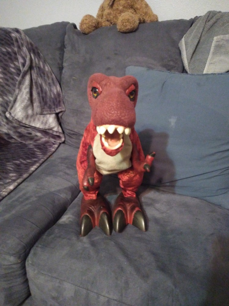 DINOSAUR 2008 Playskool Monty T-Rex Interactive Walks Roars