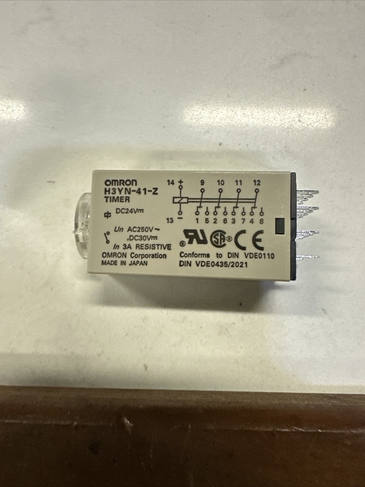 Omron H3YN-41-Z Solid State Timer, 24V DC