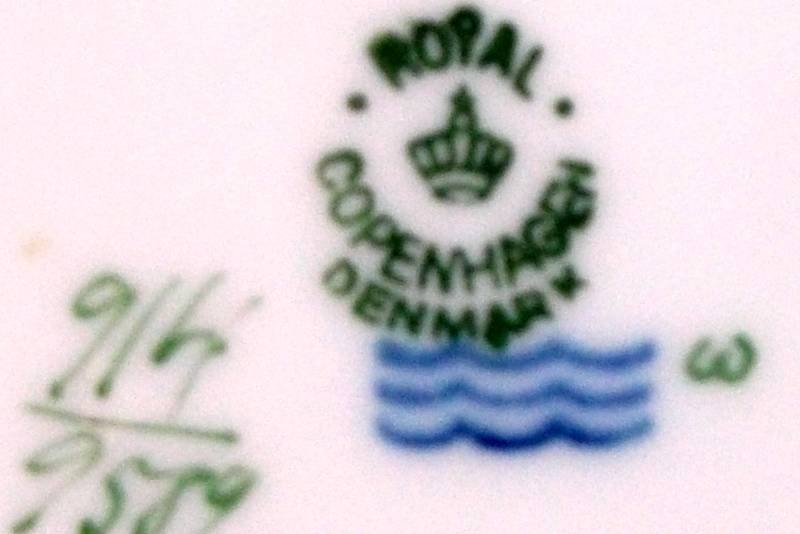 Royal Copenhagen Java Luncheon Plate Piece 9589 Pattern 914