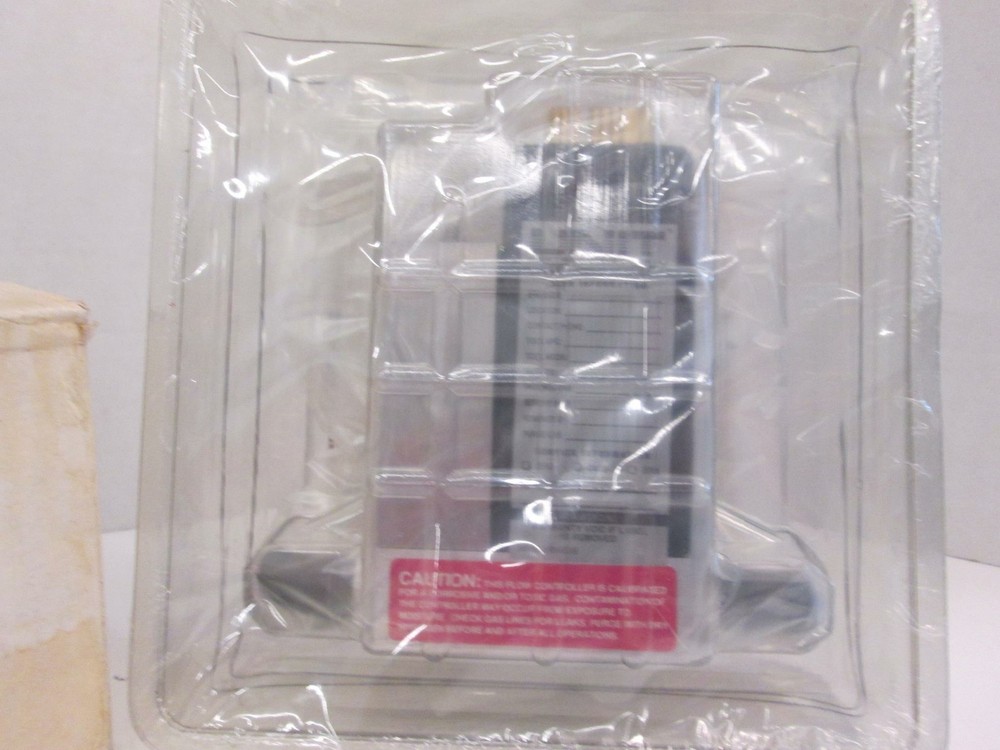 Unit UFC-1100A Mass Flow Controller NF3, 200 SCCM, Reburbished