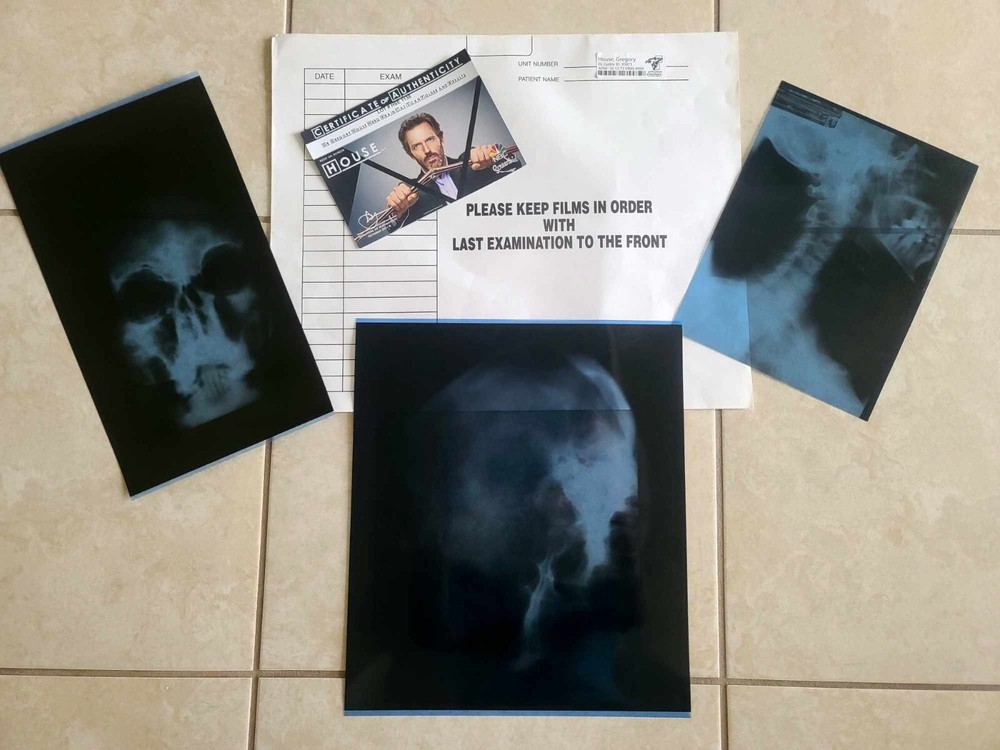 HOUSE MD: Dr. Hugh Laurie Brain Cat Scans/Folder Prop w/Studio COA
