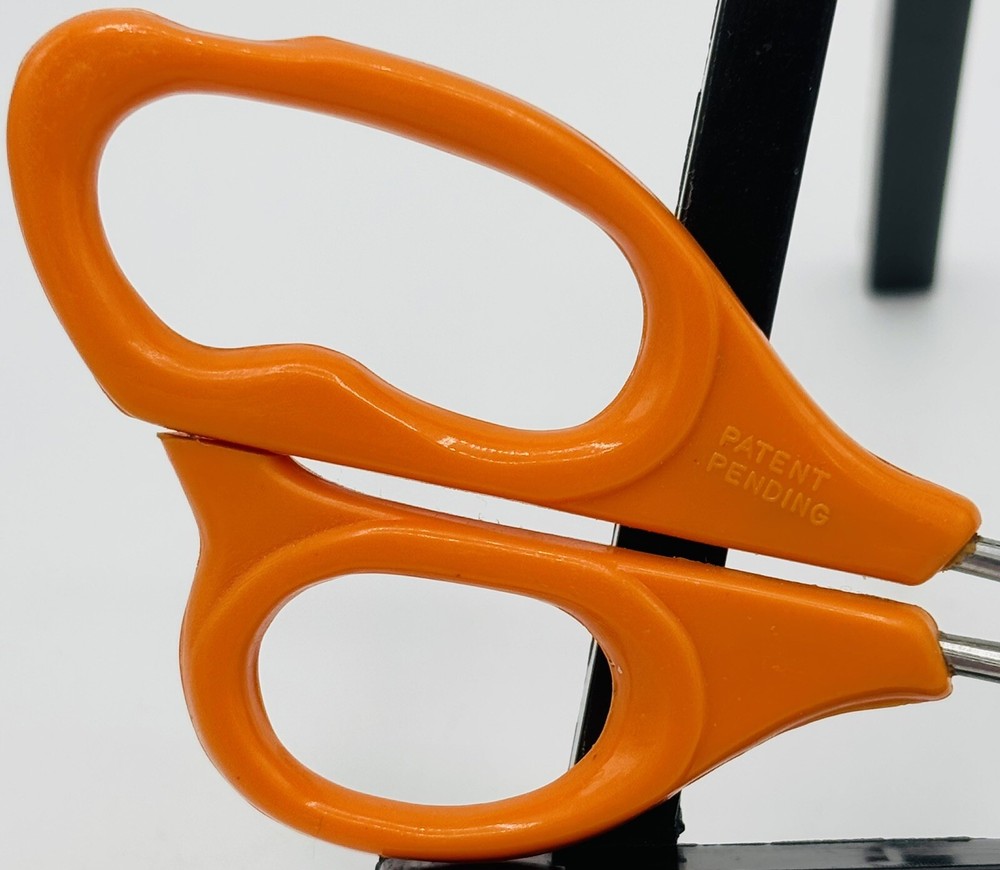 PRE-OWNED ‘Magic Ming’ Stainless Steel Stylist Scissors from Sweden w. Case