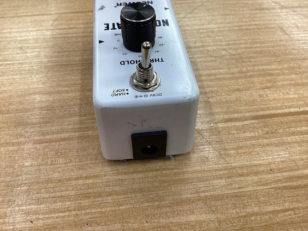 NEEWER Noise Gate Effector DC-9V True Bypass Threshold Adjust