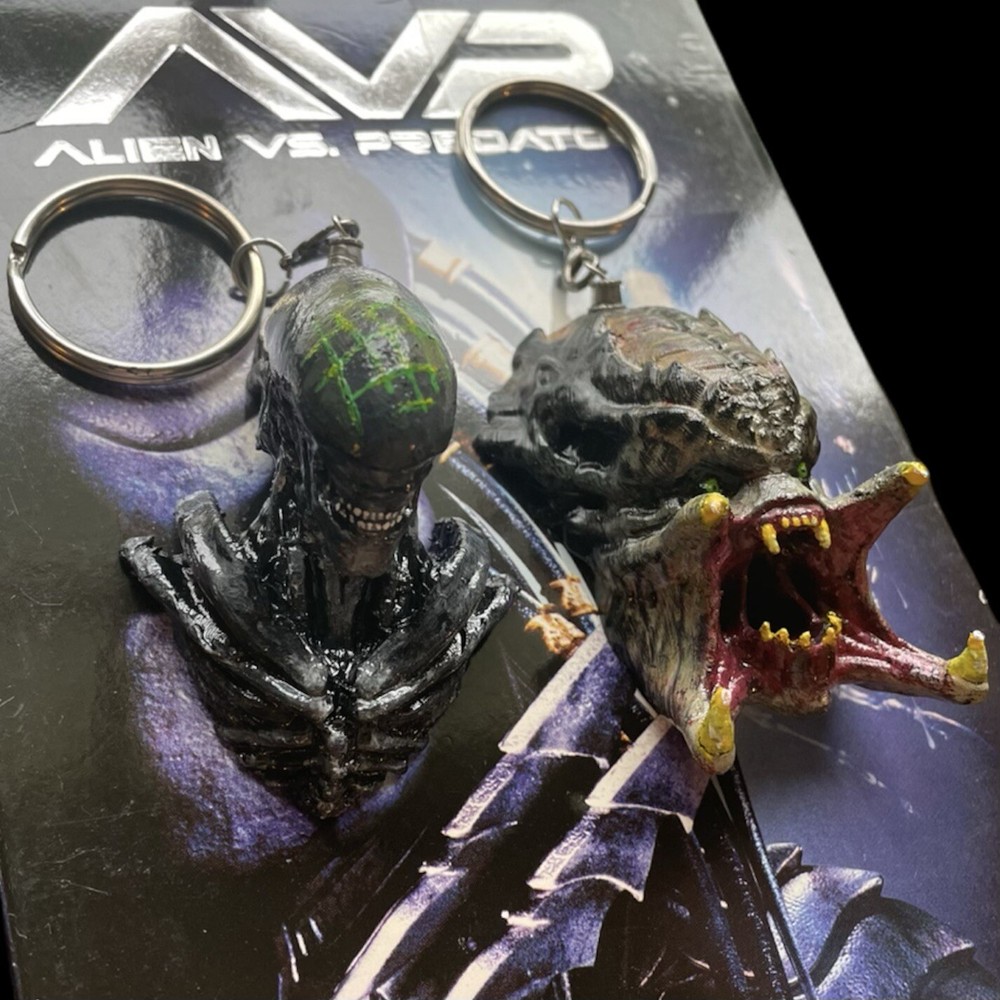 Alien vs. Predator keychains