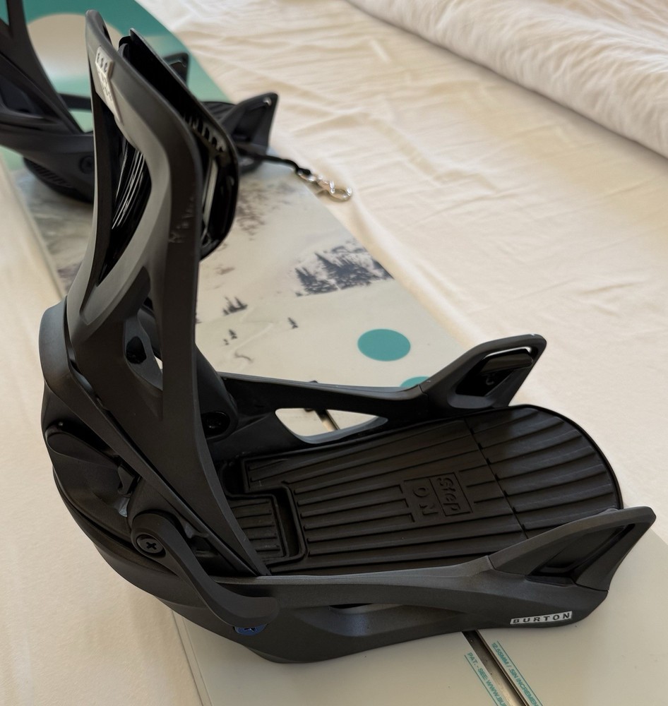 Burton Step On Escapade Black Bindings (Women’s Size: Medium)