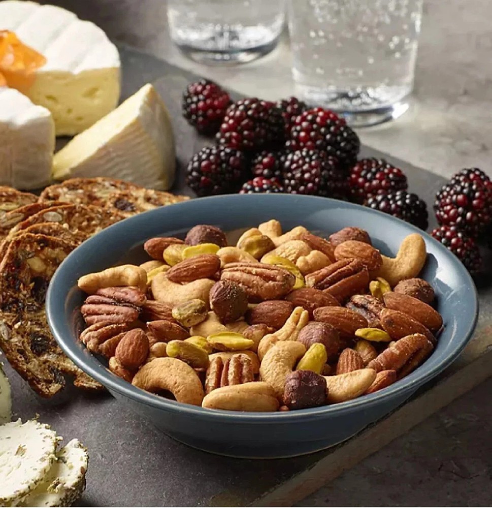 Member's Mark Unsalted Deluxe Mixed Nuts (34 oz.)